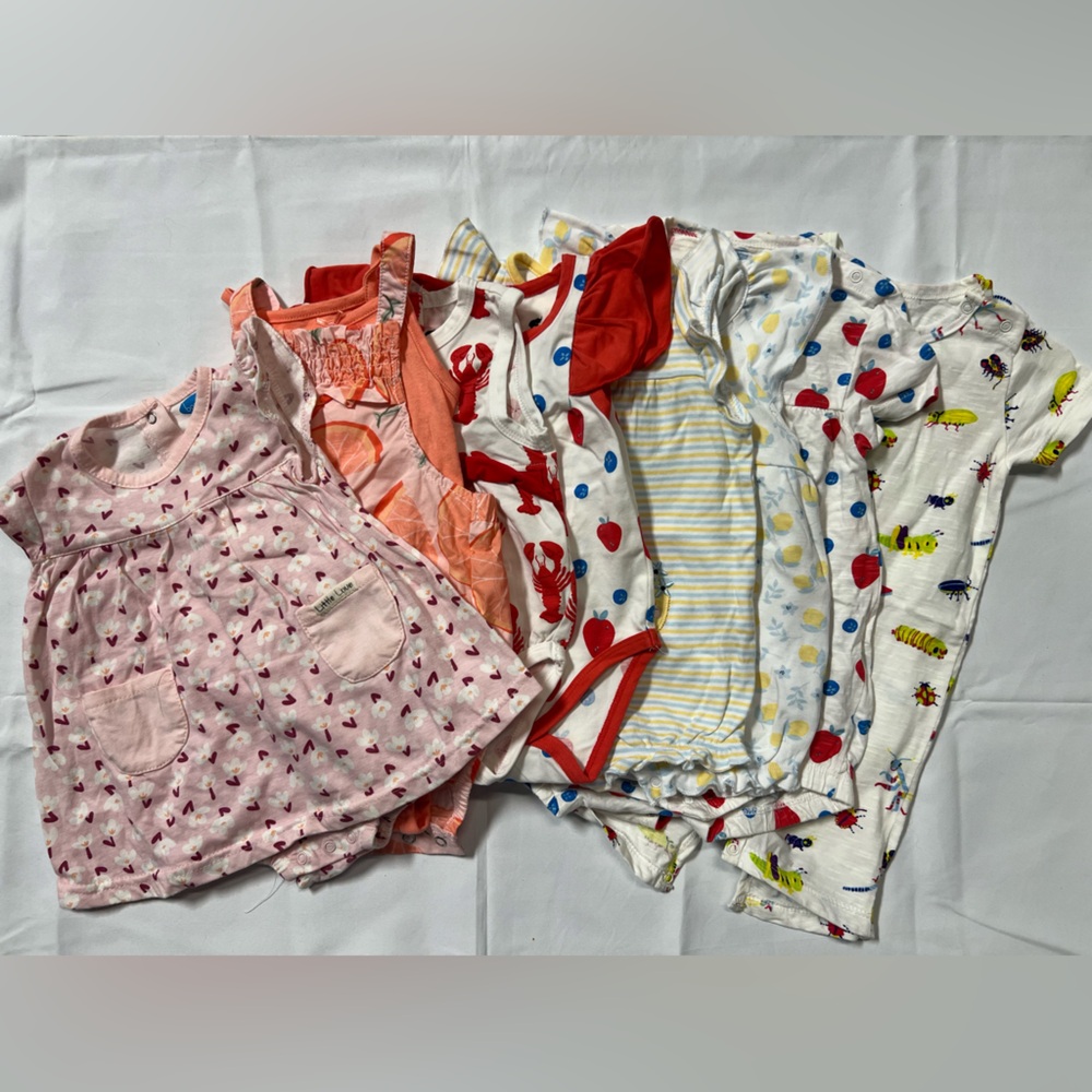 Bundle of 6-9 months summer outfits.